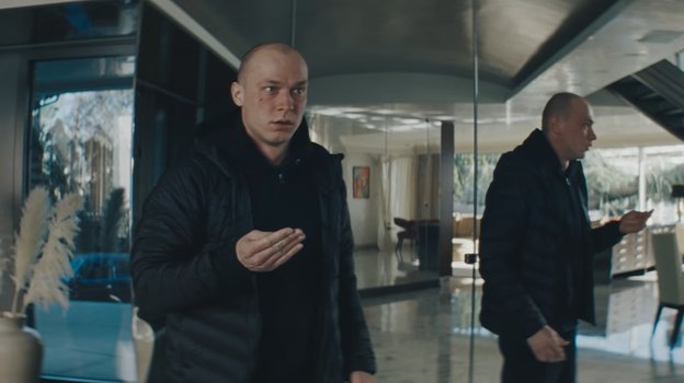 Кадр из фильма «Анора», реж. Шон Бэйкер, Cre Film Film, Nation Entertainment