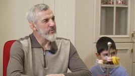 «Я обычный и абсолютно счастливый человек». Бувайсар Сайтиев — большое интервью в кругу семьи