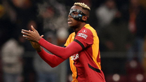 Нападающий «Наполи»  Виктор Осимхен