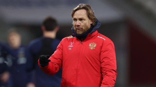 Главный тренер сборной России Валерий Карпин.