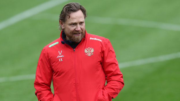 Главный тренер сборной России Валерий Карпин