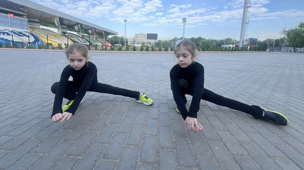 Сестры-фигуристки Козловские.