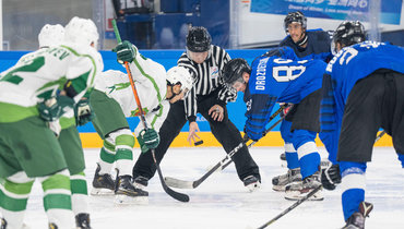 Хоккеист Илья Дроздецких (№89) в матче за сборную Кувейта