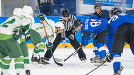 Хоккеист Илья Дроздецких (№89) в матче за сборную Кувейта