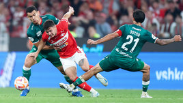 Футболисты Рустамжон Ашурматов, Манфред Угальде и Александр Зотов в матче «Спартак» — «Рубин» (1:0). 31 августа 2024 года. Москва.