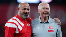 Футбольные тренеры Олег Романцев и Деян Станкович