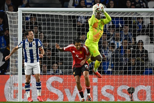 Вратарь «МЮ» Андре Онана в матче с «Реал Сосьедад».