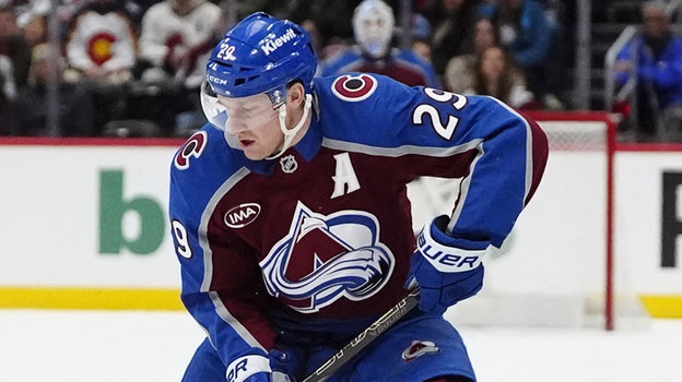 Нападающий «Колорадо» Нэйтан Маккиннон