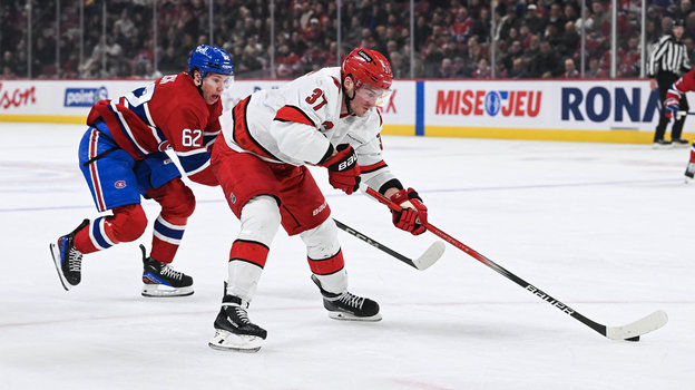 Оуэн Бек и Андрей Свечников. Хоккеисты Оуэн Бек и Андрей Свечников