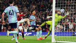 Огненная концовка в исполнении «МЮ» и «Арсенала». Райя совершил чудо в добавленное время