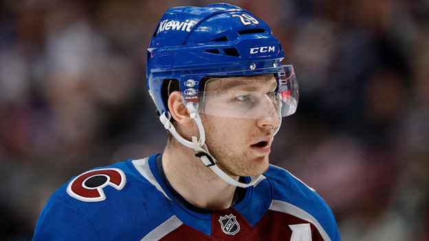 Форвард «Колорадо» Нэйтан Маккиннон