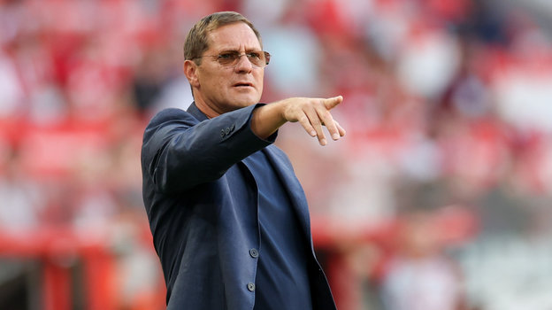 Главный тренер «Факела» Дмитрий Пятибратов