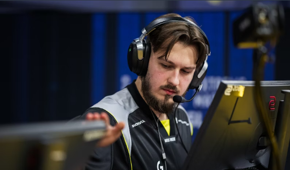 Юстинас jL Лекавичус.