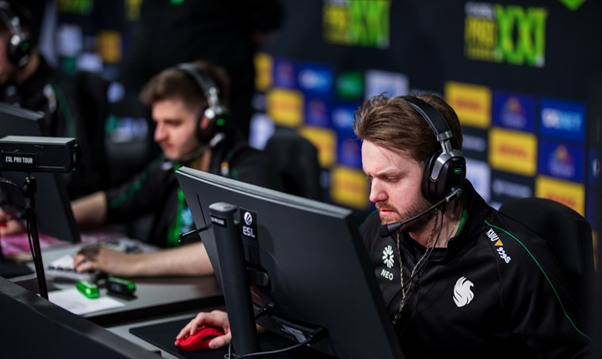 Никола NiKo Ковач.