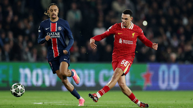 Защитник «Ливерпуля» Трент Александр-Арнолд (справа).