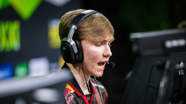 Илья m0NESY Осипов.