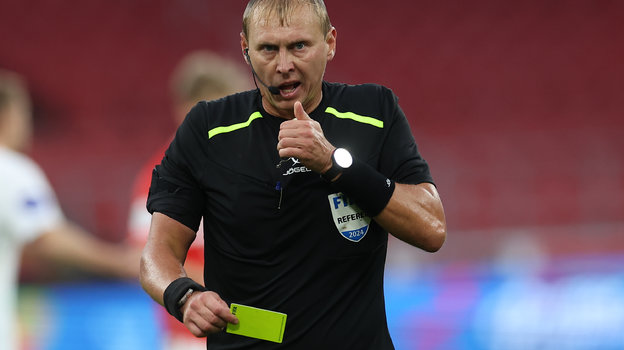 Судья Сергей Иванов.