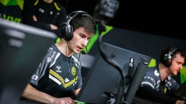 Шахар flameZ Шушан.