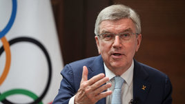 Глава МОК Бах обвинил Россию в скандале вокруг интерсекс-боксерши. Что-что?