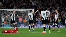 Первый за 70 лет трофей «Ньюкасла»! «Ливерпуль» продолжает валиться