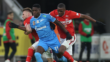 Олег Рябчук, Луис Энрике и Кристофер Мартинс в матче «Спартак» — «Зенит» (2:1).