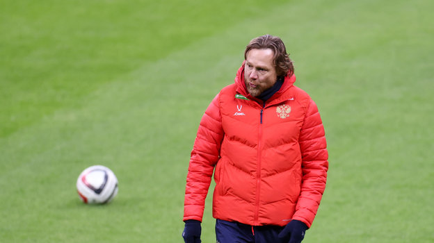 Валерий Карпин.