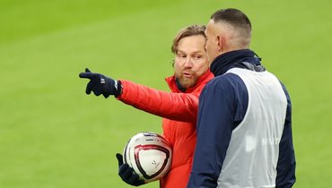 Валерий Карпин и Артем Дзюба.