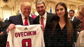 Президент США Дональд Трамп, нападающий «Вашингтона» Александр Овечкин и его жена Настасия