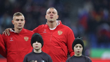 Артем Дзюба прослезился во время гимна России перед матчем с Гренадой