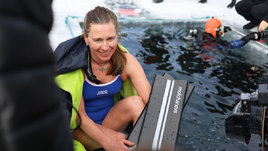 Новый мировой рекорд на Байкале: россиянка проплыла 122 метра подо льдом