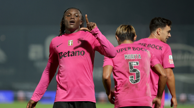 Полузащитник «Спортинга» Джовани Кенда.