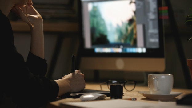 Художник за работой.