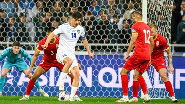 Элдор Шомуродов (слева).