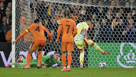 Такой футбол сборных нам нужен! Нидерланды и Испания устроили шоу в четвертьфинале Лиги наций