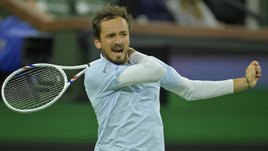 Катастрофа Медведева в Майами. Швырял ракетки, разбил экран и без шансов проиграл ноунейму