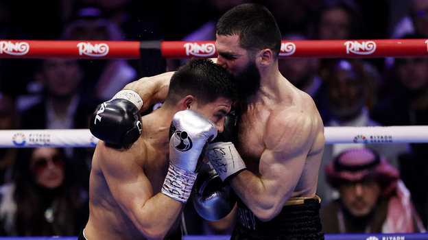 Дмитрий Бивол и Артур Бетербиев. Боксеры Дмитрий Бивол и Артур Бетербиев