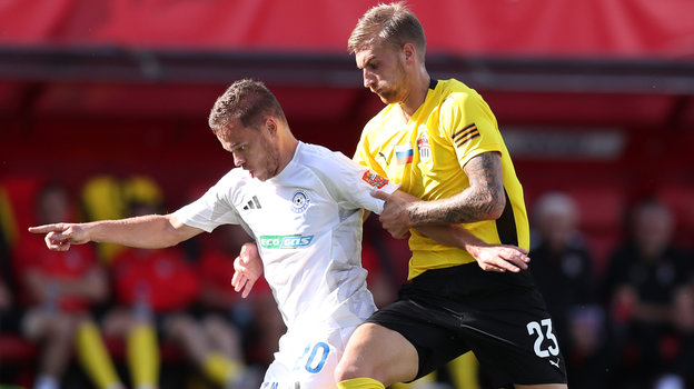 Дмитрий Рыбчинский и Захар Волков в матче «Химки» — «Оренбург» (1:0). Футболисты Дмитрий Рыбчинский и Захар Волков в матче «Химки» — «Оренбург» (1:0)