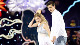 Предложение у разведенных мостов, свадьба и беременность: лавстори Трусовой и Игнатова