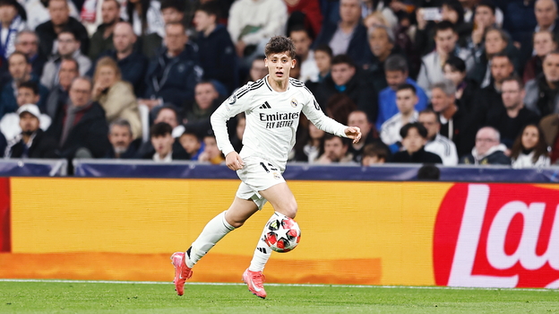 Арда Гюлер.