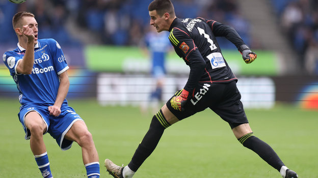 Футболисты Ярослав Гладышев и Богдан Москвичев