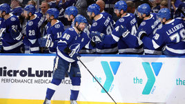 Кучеров великолепен! Набрал еще четыре очка и догнал Маккиннона в гонке бомбардиров НХЛ