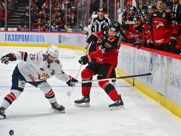 Даниил Вовченко и Дамир Шарипзянов. Хоккеисты Даниил Вовченко и Дамир Шарипзянов