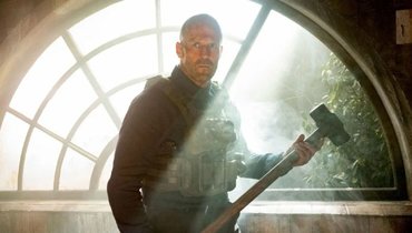 Мастер 2025: рецензия и обзор, стоит ли смотреть — Джейсон Стэтхэм.