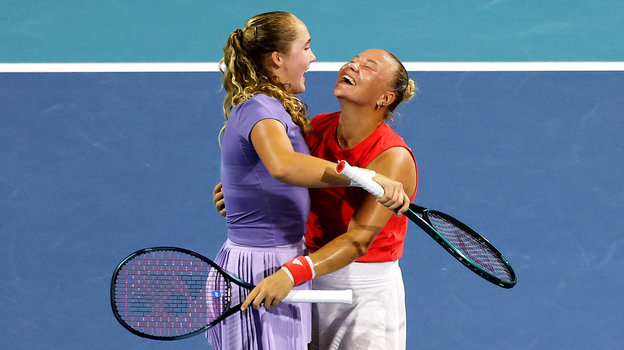 Теннисистки Мирра Андреева и Диана Шнайдер