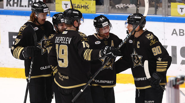 Хоккеисты «Адмирала»