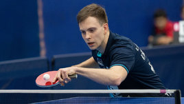 Игрок в настольный теннис Владимир Сидоренко