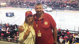 Сергей Гимаев и его дочь Анастасия на стадионе