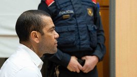 Дани Алвес хочет отсудить миллионы евро за 14 месяцев в тюрьме. Он оправдан по делу об изнасиловании