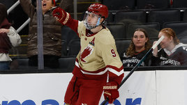 «Вашингтон» подписал наследника Кузнецова и Бэкстрема. Поможет ли команде Овечкина американский топ-талант в плей-офф?