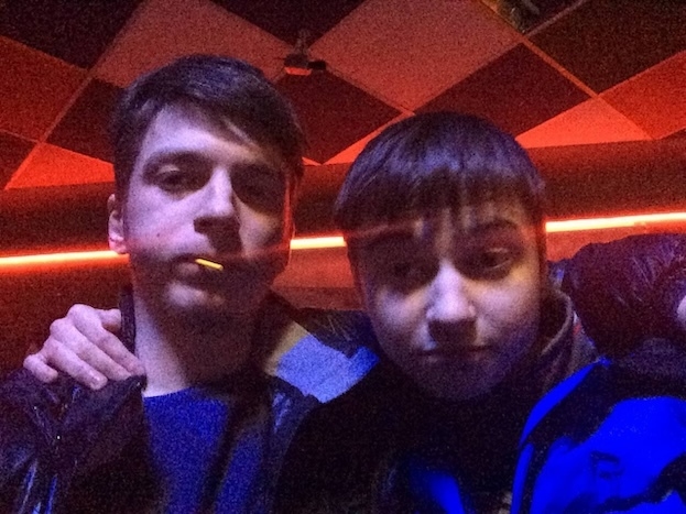 RAMZEZ666 (справа) на лан-турнире в Барнауле.